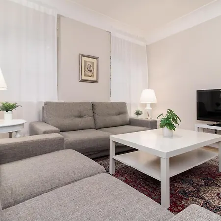 Cristina En El Centro Apartman